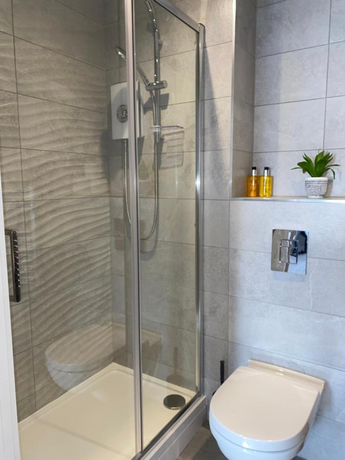 Roomotel - Oakview Moseley Бирмингам Екстериор снимка