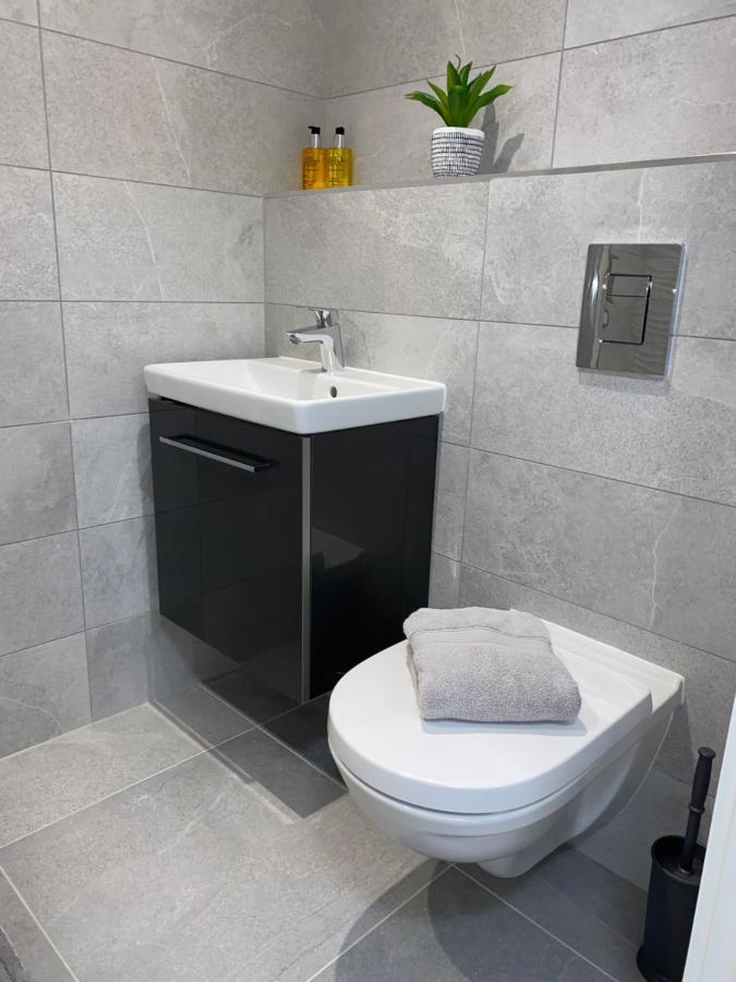 Roomotel - Oakview Moseley Бирмингам Екстериор снимка