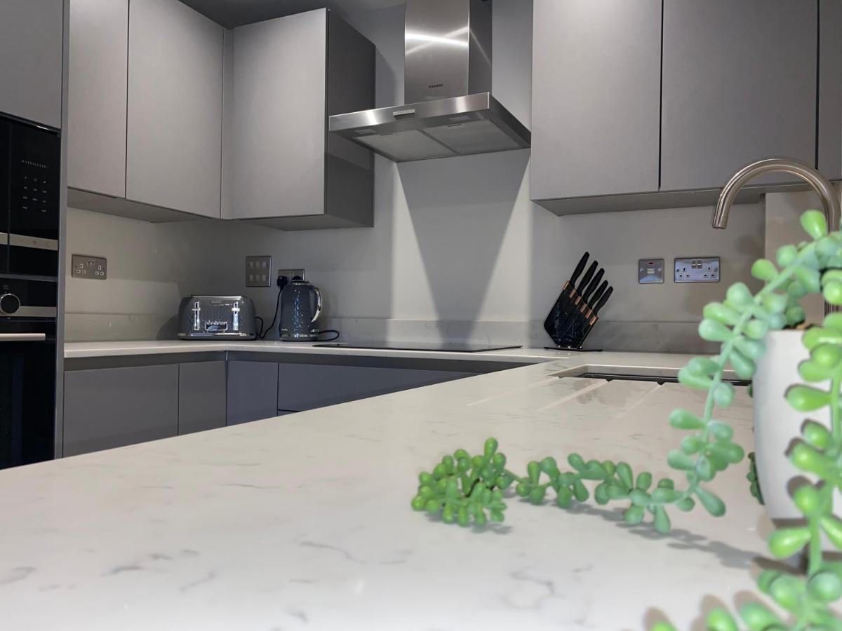 Roomotel - Oakview Moseley Бирмингам Екстериор снимка